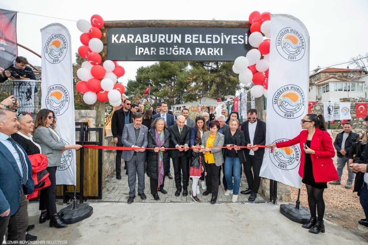 İzmir Karaburun'da gençler için eğitim ve kültür merkezi açıldı