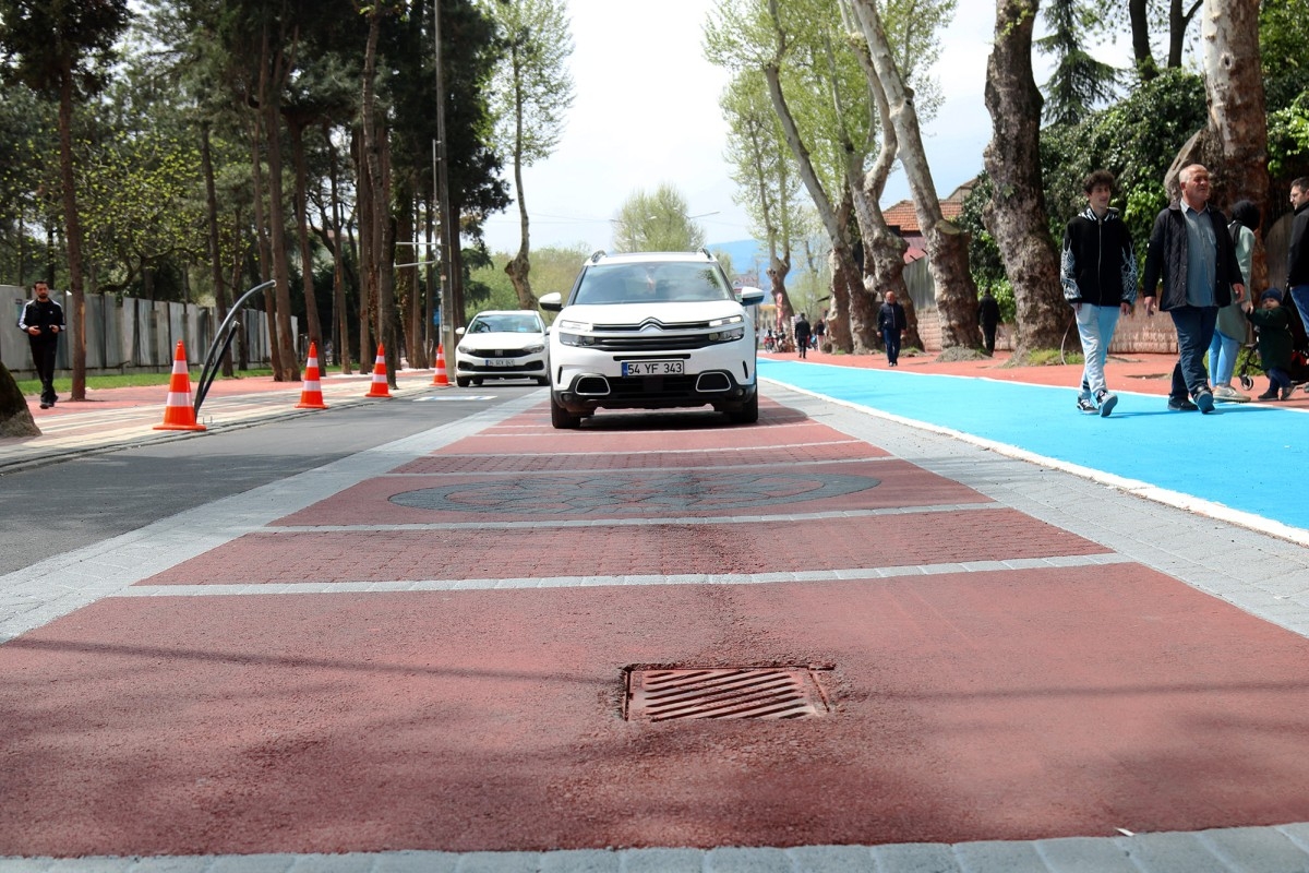 Çark Caddesi rengârenk yüzüyle ilk misafirlerini karşıladı
