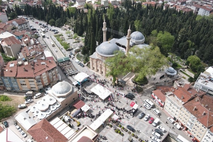 Yıldırım Belediyesi, 600 yıllık Erguvan Bayramı geleneği yaşatıyor.