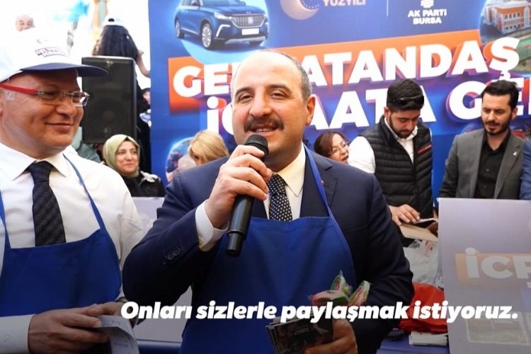 Bakan Mustafa Varank, pazarcı önlüğü giydi