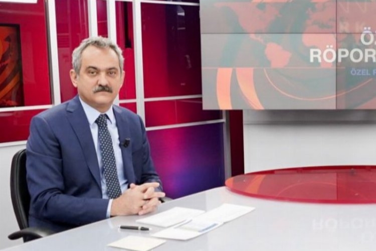Bakan Özer, 12. sınıflar için devamsızlık affının geldiğini duyurdu.