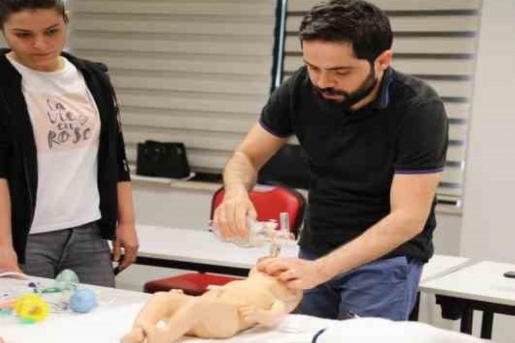 Diyarbakır'da sağlıkçılara 10-12 Mayıs tarihleri arasında eğitim verildi.