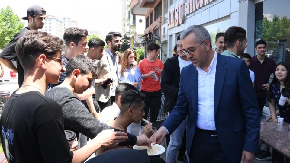 Bakan Kirişci ve Başkan Güngör, Vatandaşlarla Bir Araya Gelmeyi Sürdürüyor