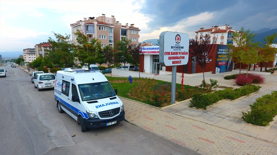 28 Mayıs'ta Büyükşehir hasta nakil araçları yine görev başında olacak