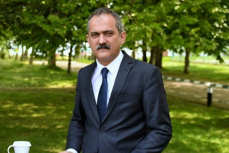 Bakan Özer'den Afet bölgesindeki öğrencilere burs müjdesi