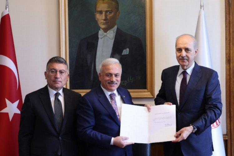 Numan Kurtulmuş, TBMM Başkanlığı için adaylık başvurusunu yaptı.