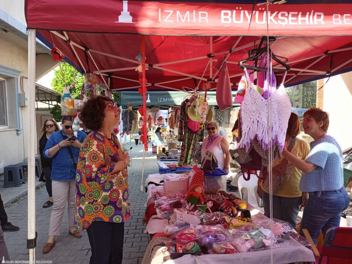 Urla Gülbahçe'de Arnavut Böreği Şenliği Coşkusu!