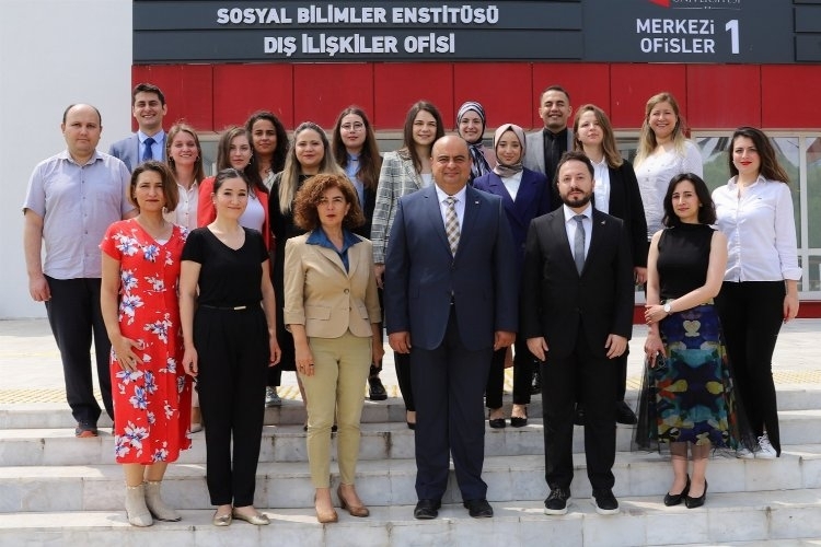 Ege Üniversitesi'nde Yabancı Dilde Eğitim Veren İlk Hukuk Fakültesi