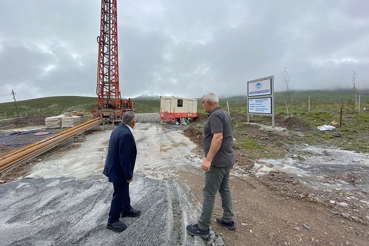 Başkan Memduh Büyükkılıç, Jeotermal Sondajlarla İlgili Detaylı İncelemelerde Bulundu