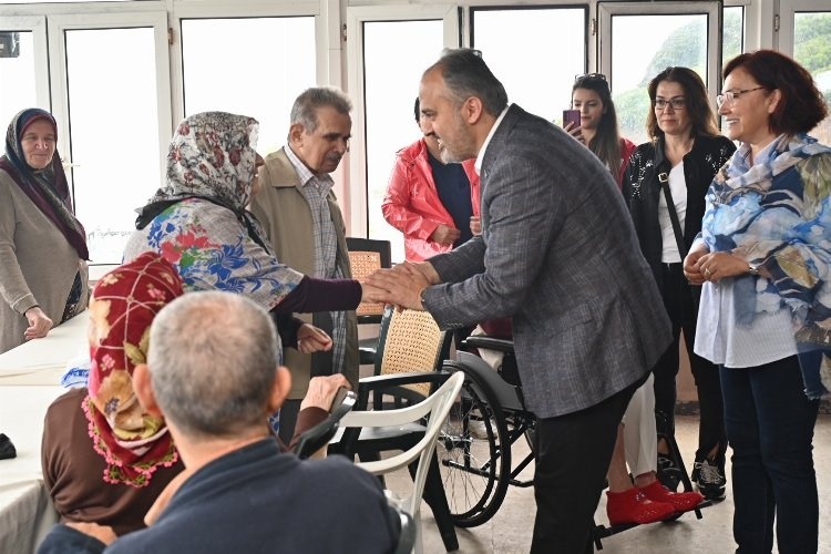 Bursa Büyükşehir'den Babalar Günü'nde anlamlı buluşma