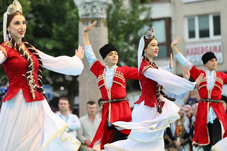 Bergama Kermes Festivali, muhteşem bir açılışla başladı