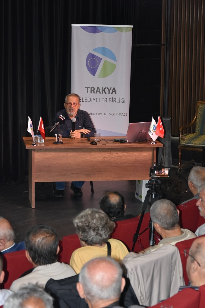 Prof. Dr. Naci Görür'ün &Prime;Deprem Bilinci&Prime; konferansı büyük ilgiyle karşılandı