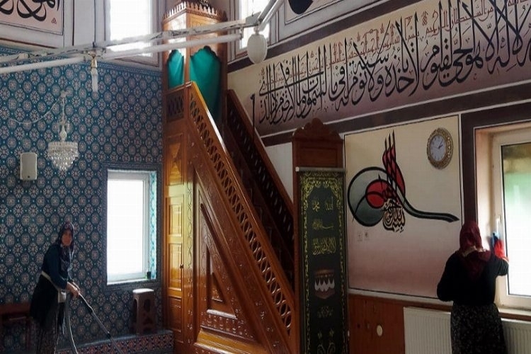 Bilecik Pazaryeri'nde Camiler Bayrama Hazırlık Yapıyor