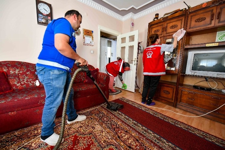 Ankara Büyükşehir Belediyesi,bayramda yaşlıların yanında