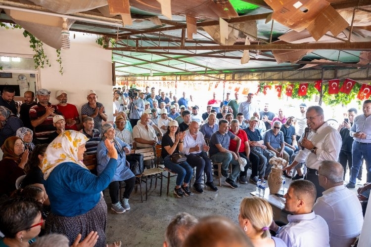 Büyükşehir Belediye Başkanı Seçer mahalle mahalle bayramlaşıyor