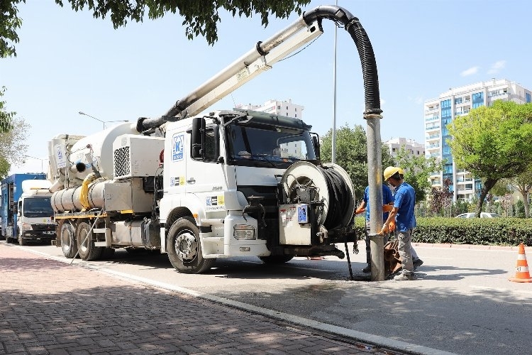 Konya, Olası Risklere Karşı Kanalların Temizliği İçin Önlem Alıyor