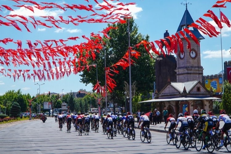 Kayseri'de Motor Sporu Tutkunları Grand Prix Heyecanı Yaşıyor