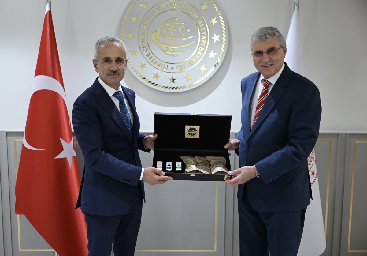 Başkan Yüce'den raylı sistem müjdesi