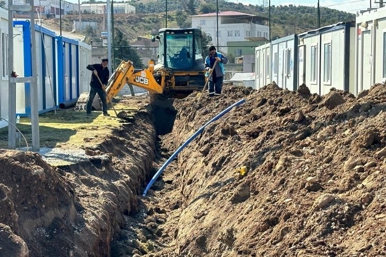 GASKİ, Depremzedelerin Bulunduğu İlçelerde Altyapı İyileştirmelerine Devam Ediyor