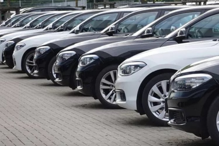 Üst Sınırdan' Stokçuluk Yapan 13 Otomotiv Bayiine Cezalar Verildi