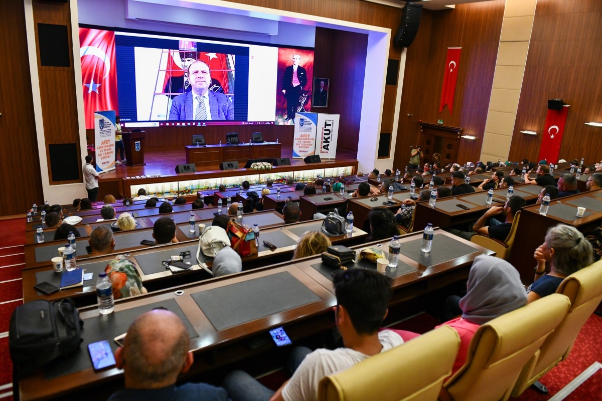 BÜYÜKŞEHİR'İN AFET TEMEL İLK YARDIM EĞİTİMLERİ DEVAM EDİYOR