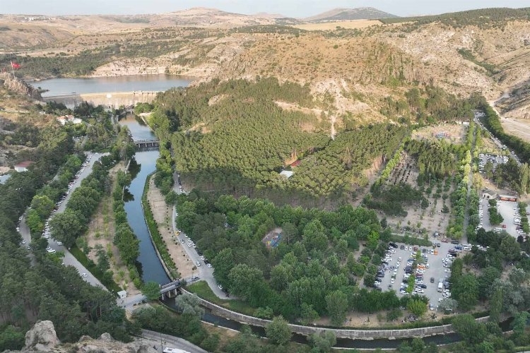 Sıcakların Etkisinden Kaçanlar, Doğanın Serinliğinde Buluşuyor