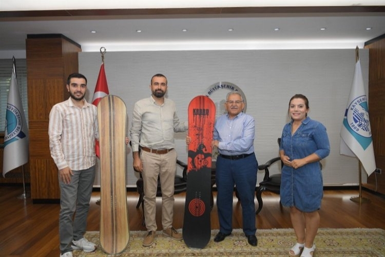 Erciyes Kayak Merkezi'nde Milli Sporcuların Atılımı