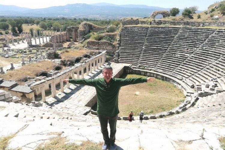 Tarihçi Rıdvan Şükür, Adım Adım Afrodisyas Antik Kentini Keşfetti