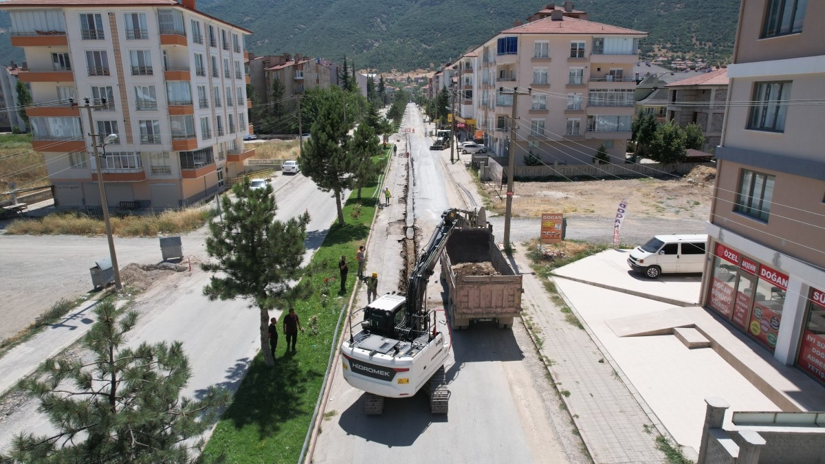 BAŞKAN ALTAY: AKŞEHİR’İN SU ŞEBEKESİNİ YENİLİYORUZ