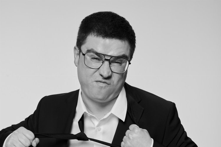 İbrahim Büyükak'tan Özel ve Anlamlı Bir Hediye