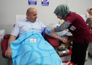 Diyarbakır Büyükşehir Belediyesi'nden Kızılay’a kan bağışı desteği