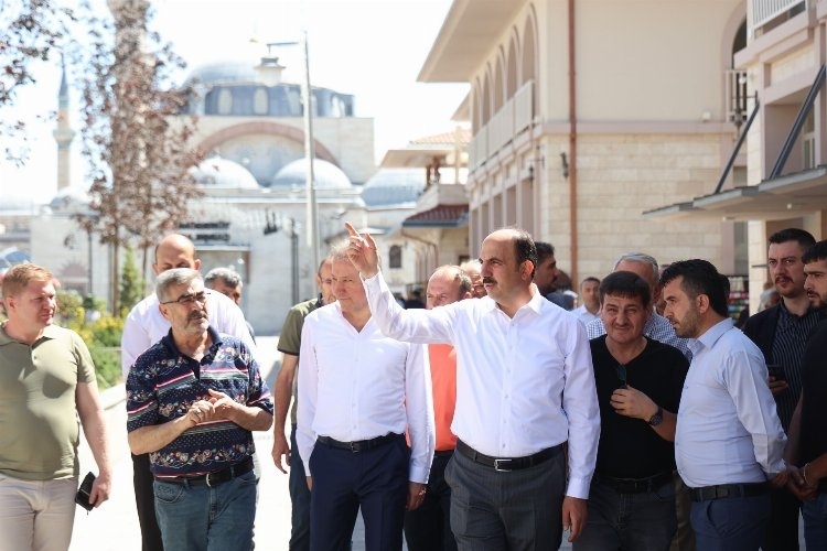 Büyükşehir Belediye Başkanı Altay,Türbeönü esnafıyla buluştu