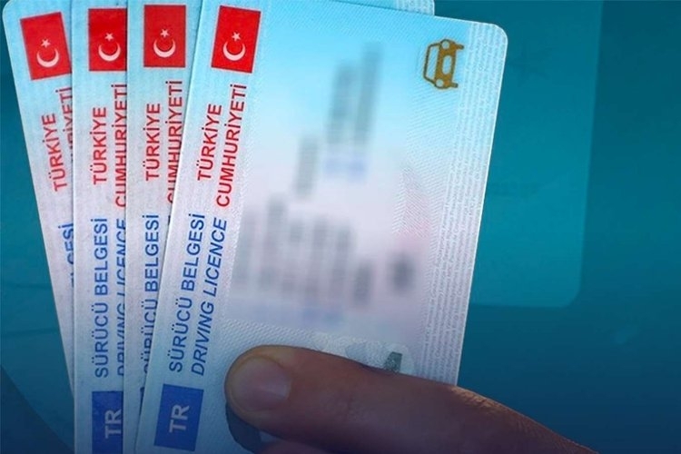 Ehliyetler Kimlik Kartlarına Aktarılıyor