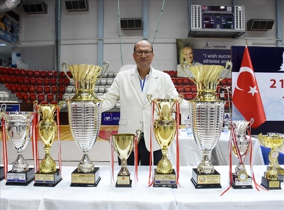 İzmir Büyükşehir Belediyesi Gençlik ve Spor Kulübü'nde Yeni Dönem Başlıyor