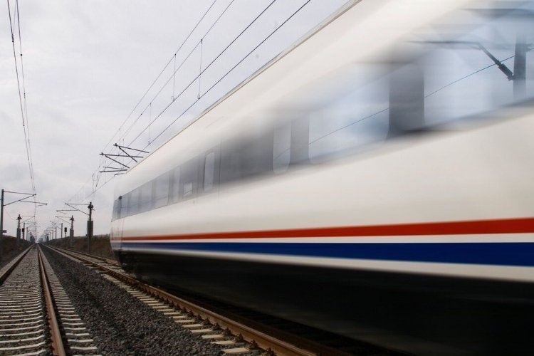 Sivas'ta İYİ Parti, Hızlı Tren Biletlerine Zam Kararına Karşı Çıkıyor