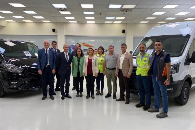 Başkan Hürriyet, Ford Otosan Gölcük Fabrikası'nı Ziyaret Etti
