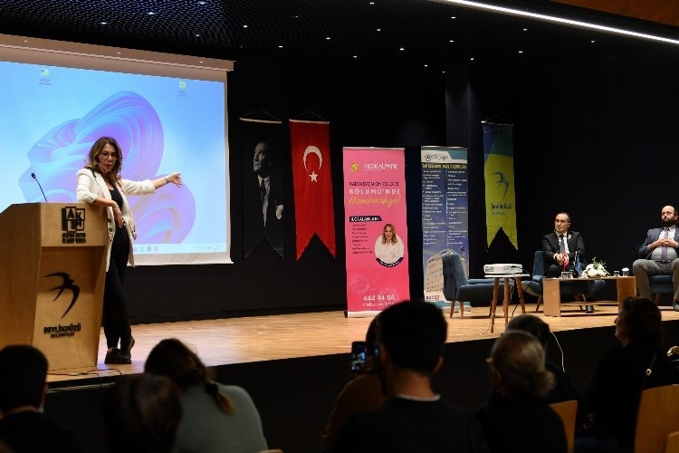 Beylikdüzü'nde Meme Kanseri Bilincini Artırmak İçin Çalışmalar Yürütülüyor