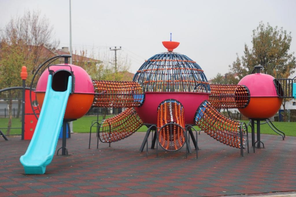 Büyükşehir Belediyesi, Muratlı'ya Yeni Bir Modern Parkı Daha Sunuyor