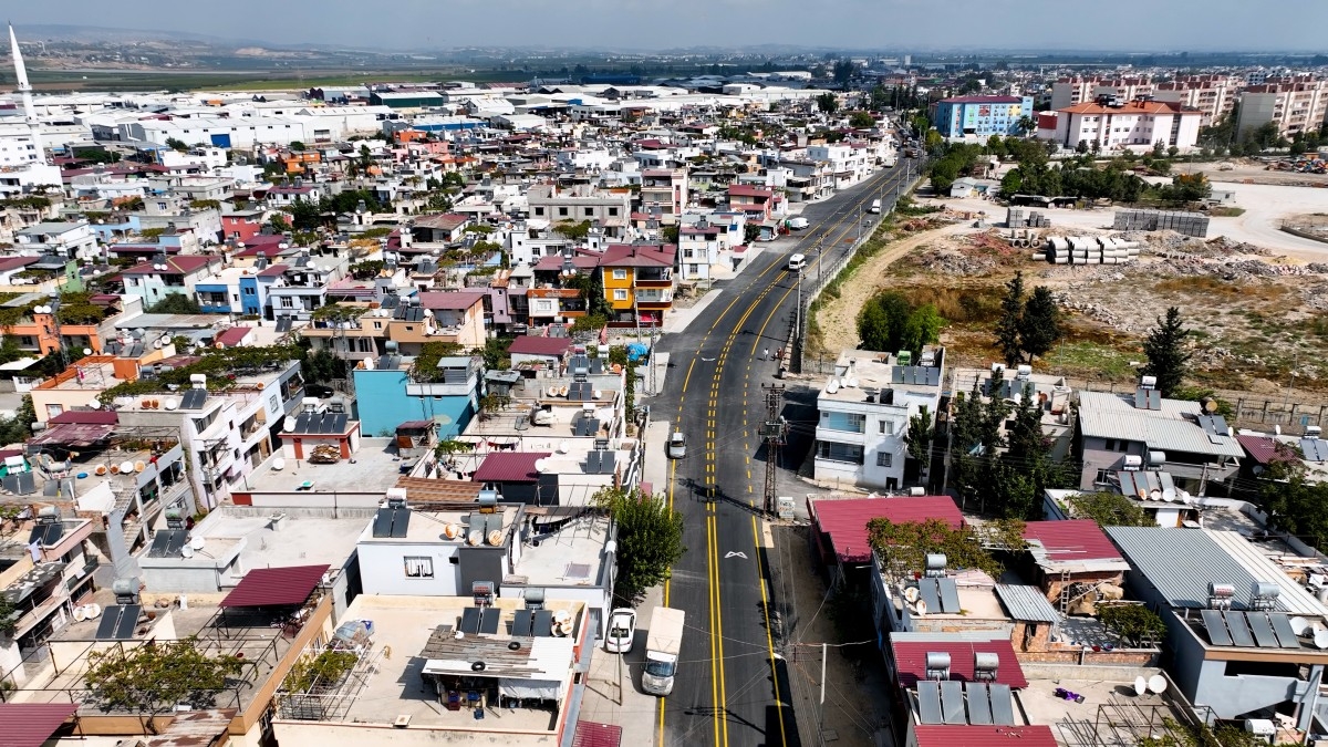 Büyükşehir, Yol Ağı İnşaatlarıyla Her Yere Ulaşım Sağlıyor