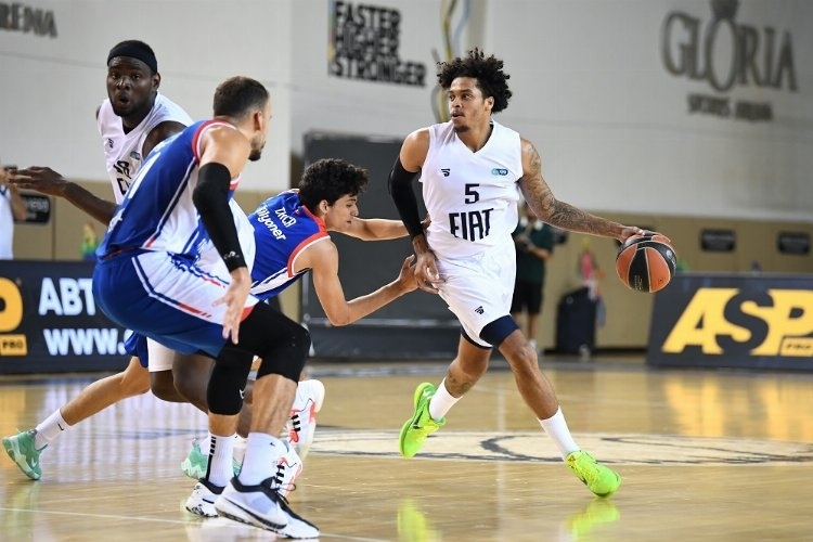 TOFAŞ'ın Zorlu Deplasmanı: Anadolu Efes'e Karşı Çekişmeli Mücadele Bekleniyor