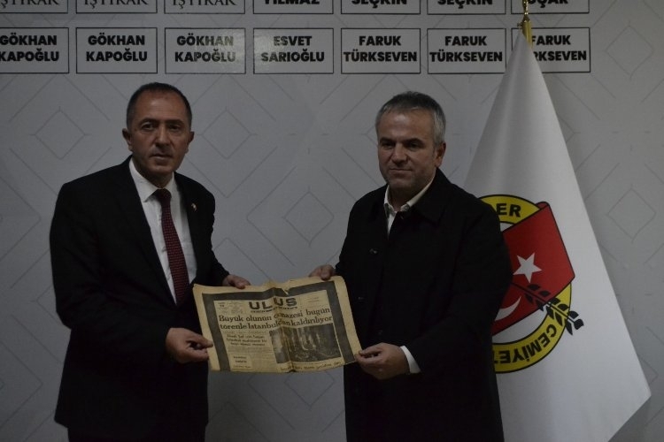 Düzce MHP İl Başkanı'nı duygulandıran hediye