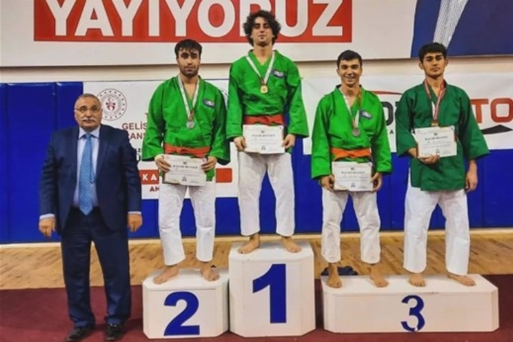 Bilecikli Sporcuların Kuraş'taki Üstün Performansı