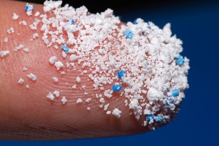 Mikroplastik Tehlikesi: Her Yerde Yaşamı Tehdit Ediyor!