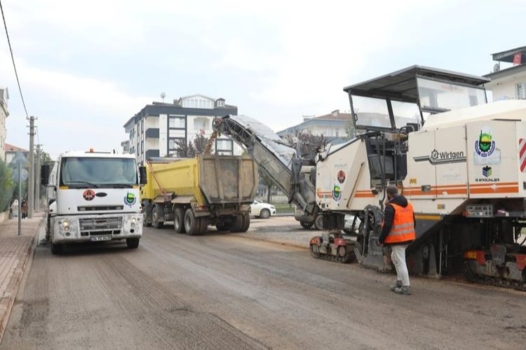 İnegöl'de Altyapı Güçleniyor: 5 Yeni Sokak Asfaltlanıyor
