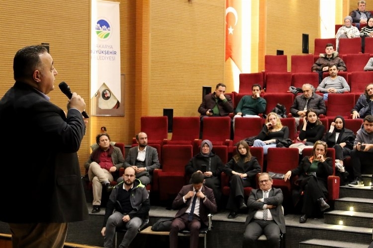 Gazeteci Şahin'den Sakaryalı Gençlere Sosyal Mesaj