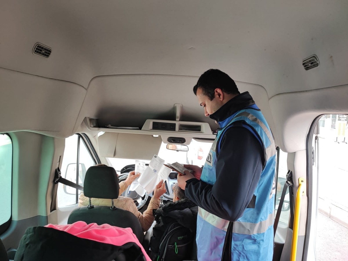 Diyarbakır'da Zabıta ekiplerinden okul servis araçları denetimi