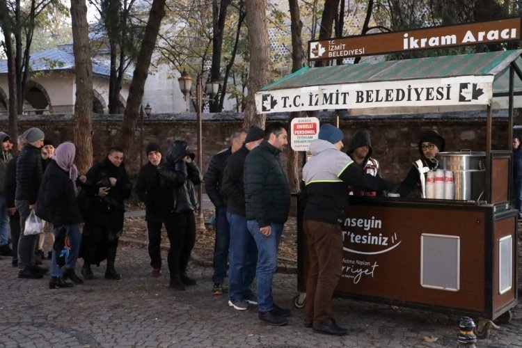 İzmit'te Çorba Hizmeti Vatandaşlardan Tam Not Aldı