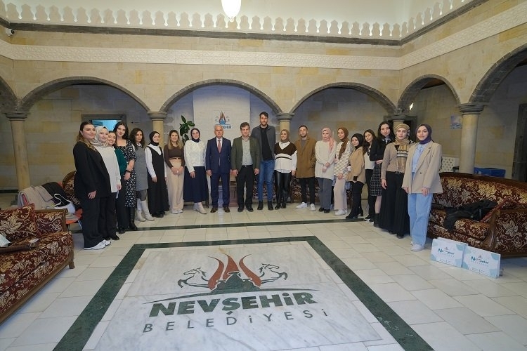Nevşehirli Gönüllü Gençlere Mehmet Savran'dan Tebrik