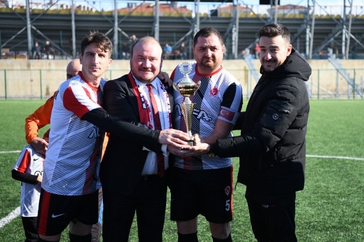 Anafartalarspor Şampiyonluk Kupasını Alarak Büyük Başarıya Ulaştı