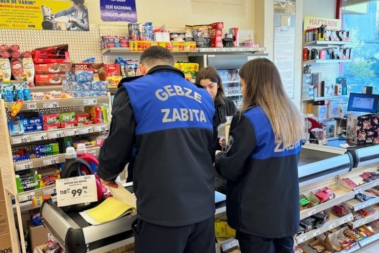 Gebze Zabıtası, İşletmelerde Kasa ve Reyonlarda Denetim Gerçekleştiriyor